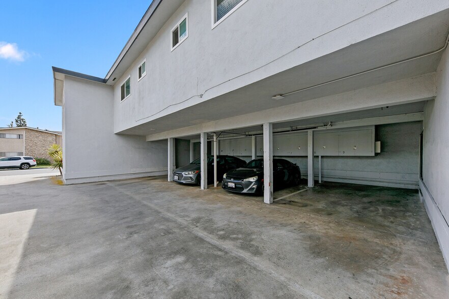 More Photos Of , Long Beach Multifamily For Sale