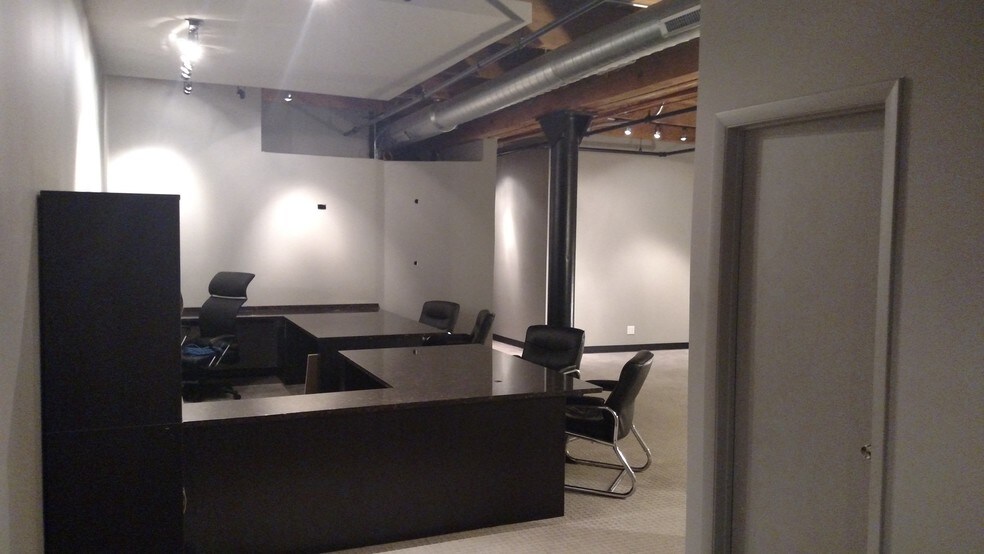 More Photos Of 216 S Jefferson St, Chicago Loft Creative Space For Lease