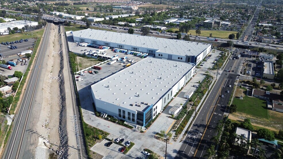 More Photos Of 1861 Mountain View, Redlands Distribution For Lease