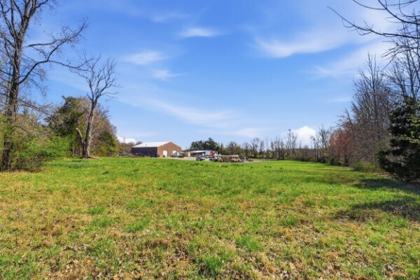 More Photos Of 1018 Abiff Rd, Bon Aqua Service For Sale