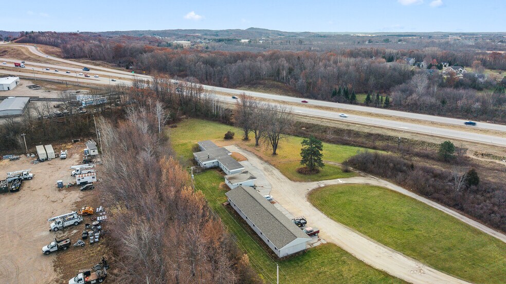 More Photos Of 4991 Arthur Rd, Slinger Hotel For Sale