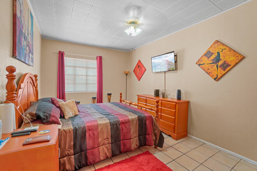 More Photos Of 10108 Socorro Dr, El Paso General Retail For Sale