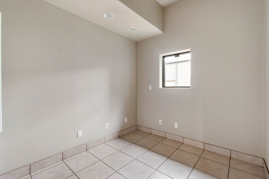 More Photos Of 32219 Tamina Rd, Magnolia Distribution For Lease