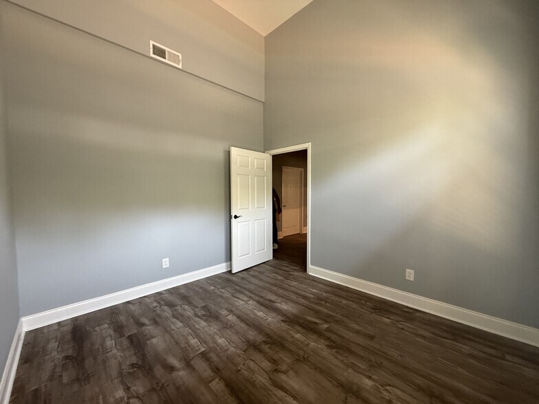 More Photos Of 251 Heritage Walk, Woodstock Medical For Lease