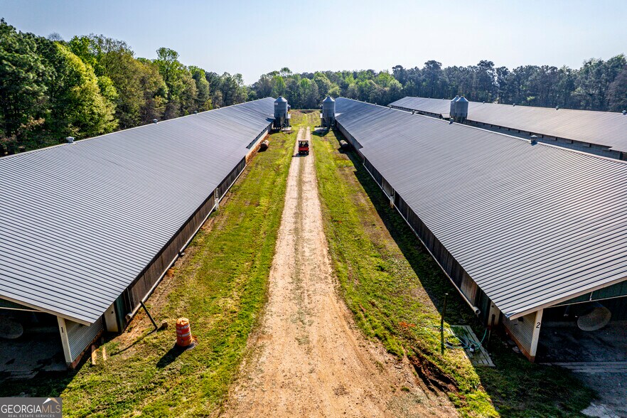 More Photos Of 125 Walker Gresham Rd, Stephens Warehouse For Sale