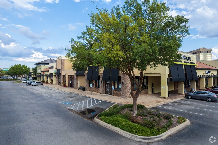 More Photos Of 6333 Camp Bowie Blvd, Fort Worth General Retail For Lease