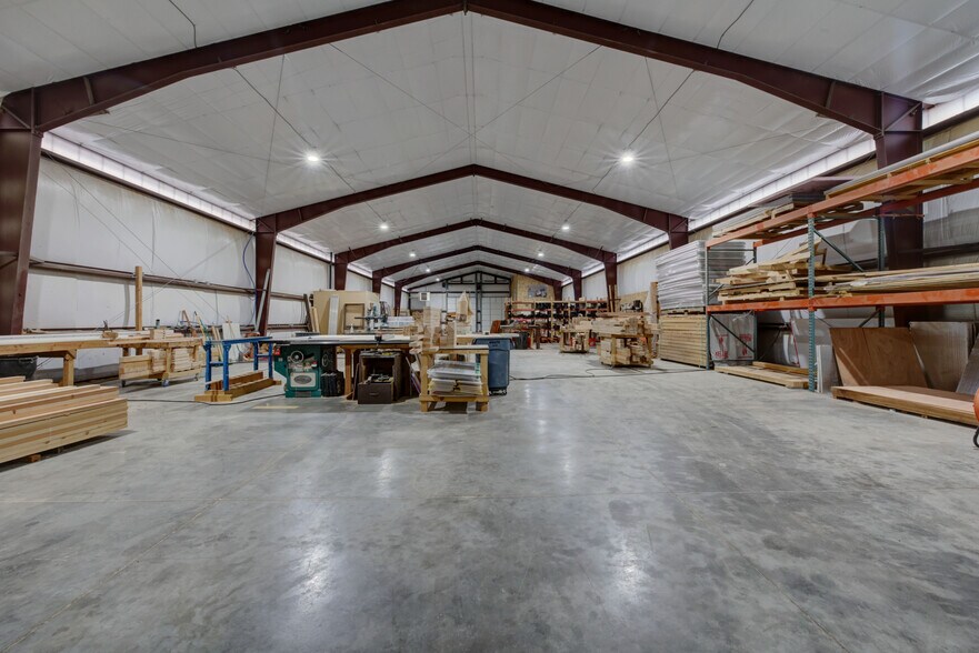 More Photos Of 14079 SW Commercial Loop Rd, Terrebonne Warehouse For Sale