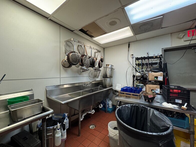 More Photos Of 2070 S Koeller St, Oshkosh Restaurant For Sale