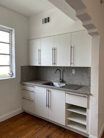 More Photos Of 901 Pennsylvania Ave, Miami Beach Apartments For Sale
