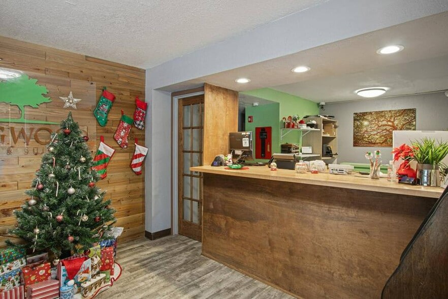 More Photos Of 4071 US 17, Richmond Hill Hotel For Sale