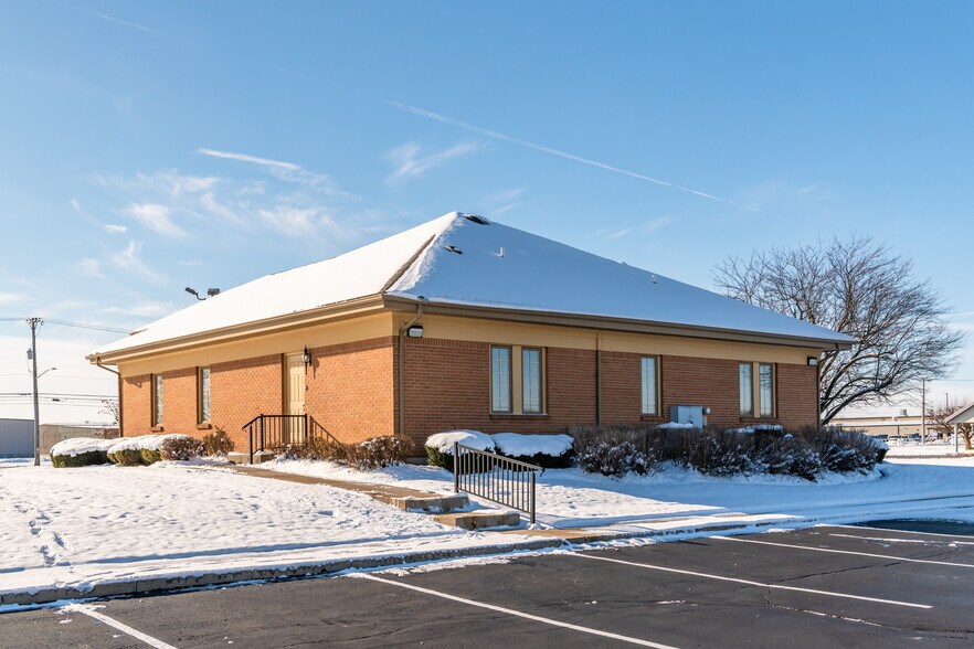 More Photos Of 1752 W High St, Piqua Medical For Sale