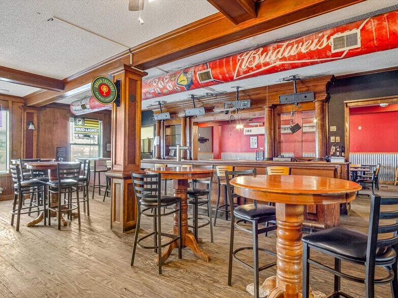 More Photos Of 200 N Main St, Dupo Specialty For Sale