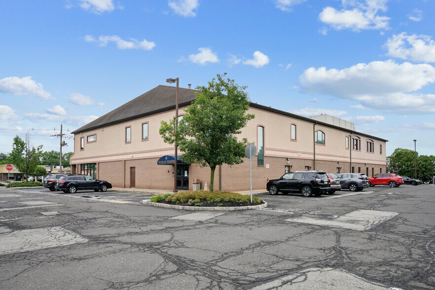 More Photos Of 1252-1264 Stelton Rd, Piscataway Storefront For Lease