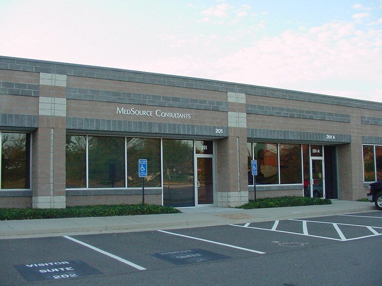 4437 Brookfield Corporate Dr, Chantilly, VA 20151 Medical For Sale