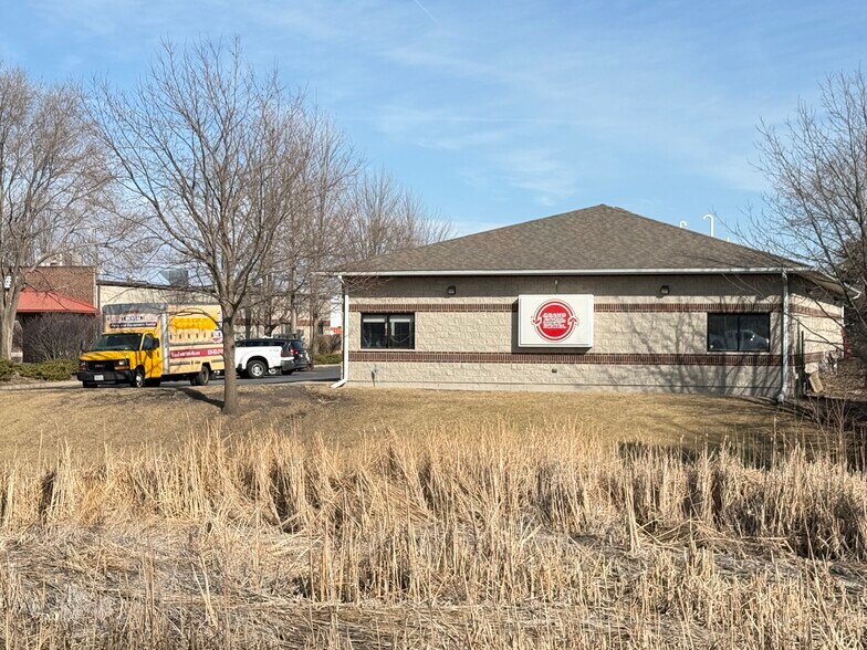 More Photos Of 1262 S Bridge St, Yorkville Service For Sale