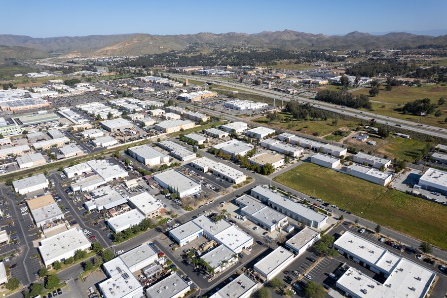 More Photos Of 560 Birch St, Lake Elsinore Manufacturing For Sale
