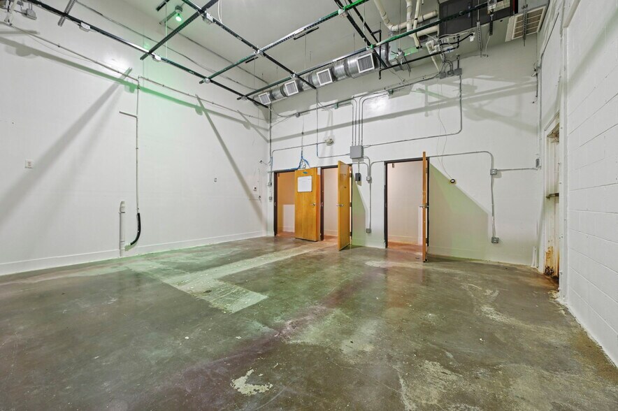 More Photos Of 319 N Bonfoy Ave, Colorado Springs Warehouse For Sale