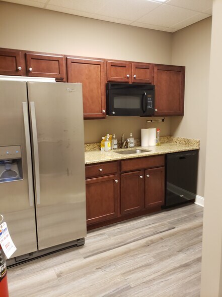 More Photos Of 31320 solon Rd, Solon Office For Sale
