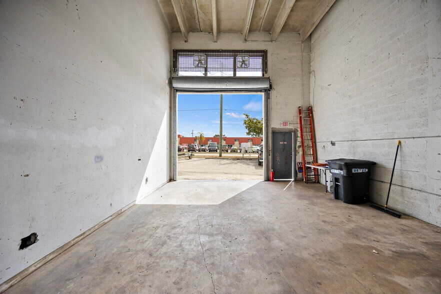 More Photos Of 1209 Gateway Rdg, Lake Park Warehouse For Sale