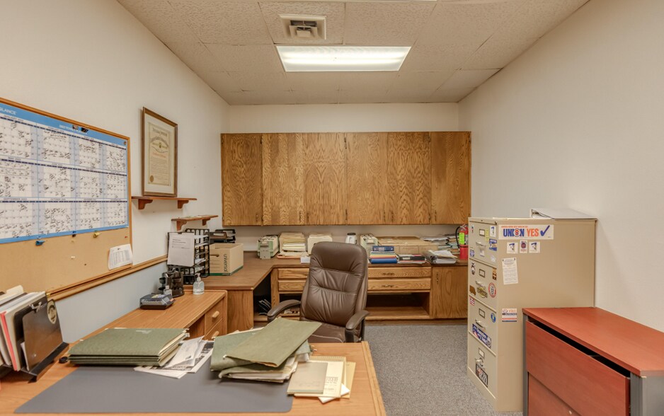 More Photos Of 1100 Basin Ave, Bismarck Flex For Sale