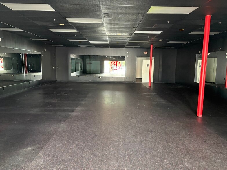 More Photos Of 7380 Spout Springs Rd, Flowery Branch Unknown For Lease