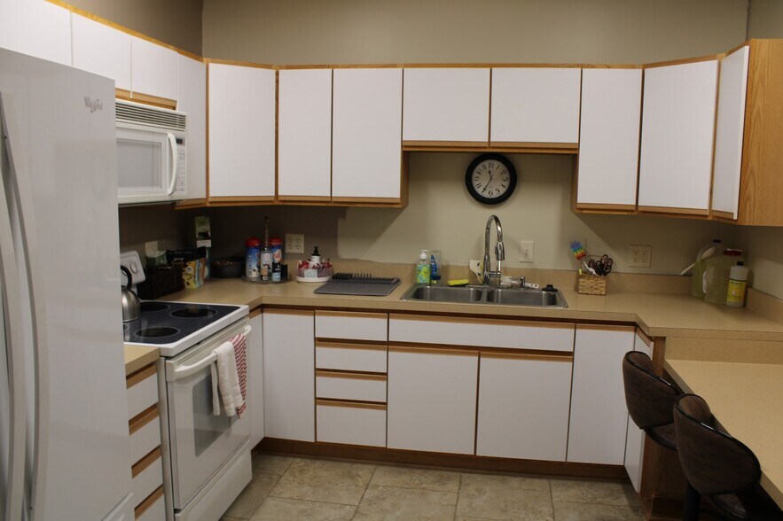 More Photos Of 660 Patrick Pl, Brownsburg Office For Sale