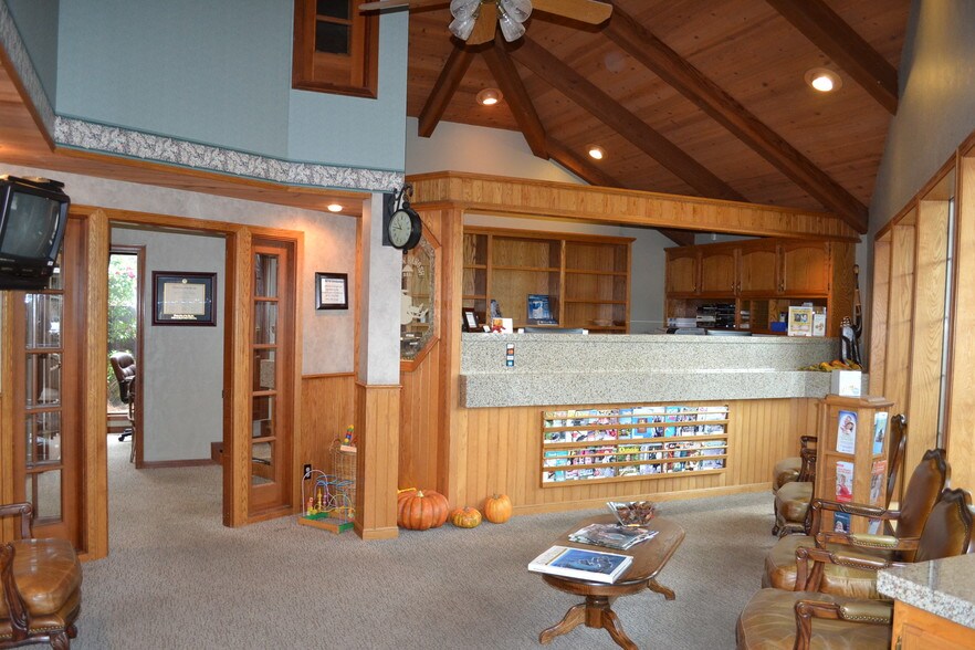 More Photos Of 6161 Clark Rd, Paradise Medical For Lease