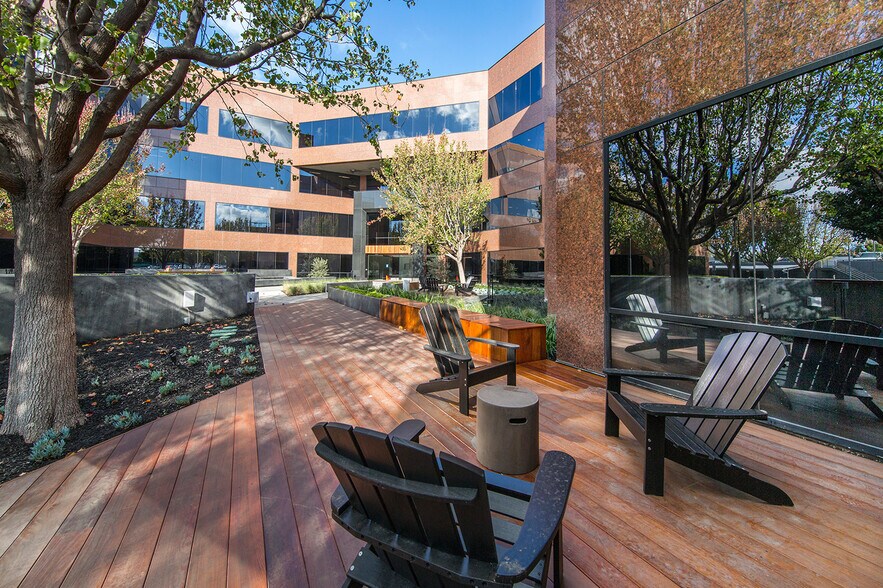 More Photos Of 2050 W 190th St, Torrance Office For Lease