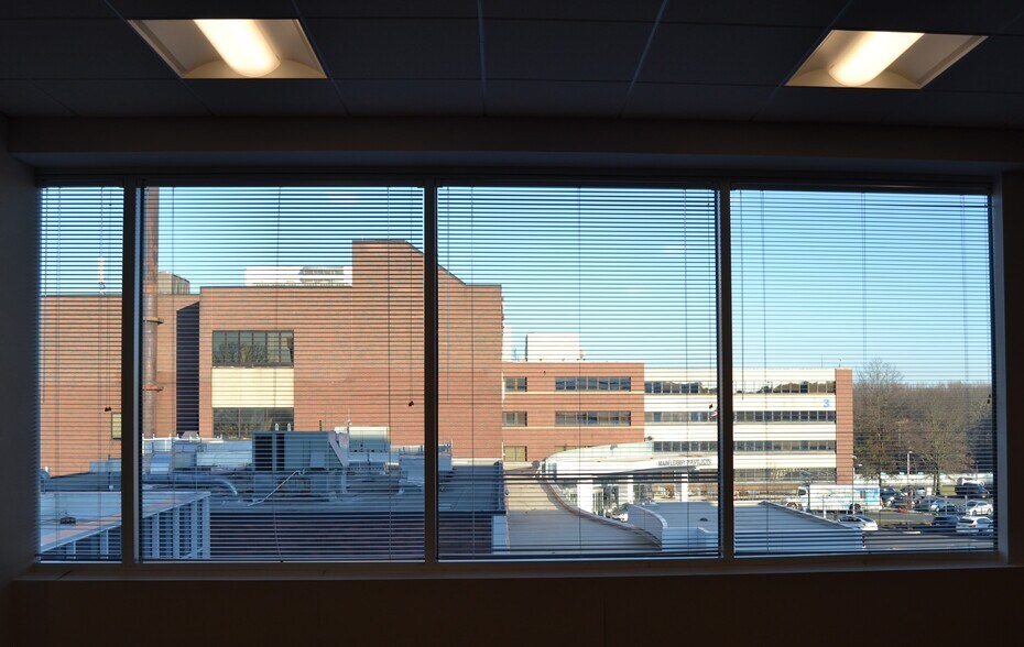 More Photos Of 2 Hospital Plz, Old Bridge Medical For Lease