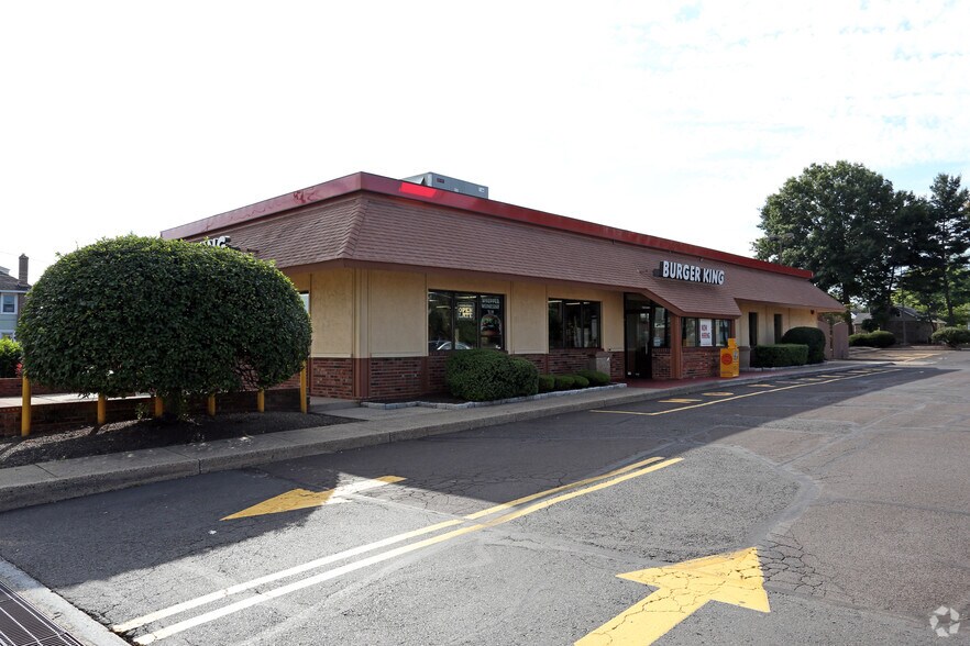 Primary Photo Of 121 W Lincoln Hwy, Penndel Fast Food For Lease