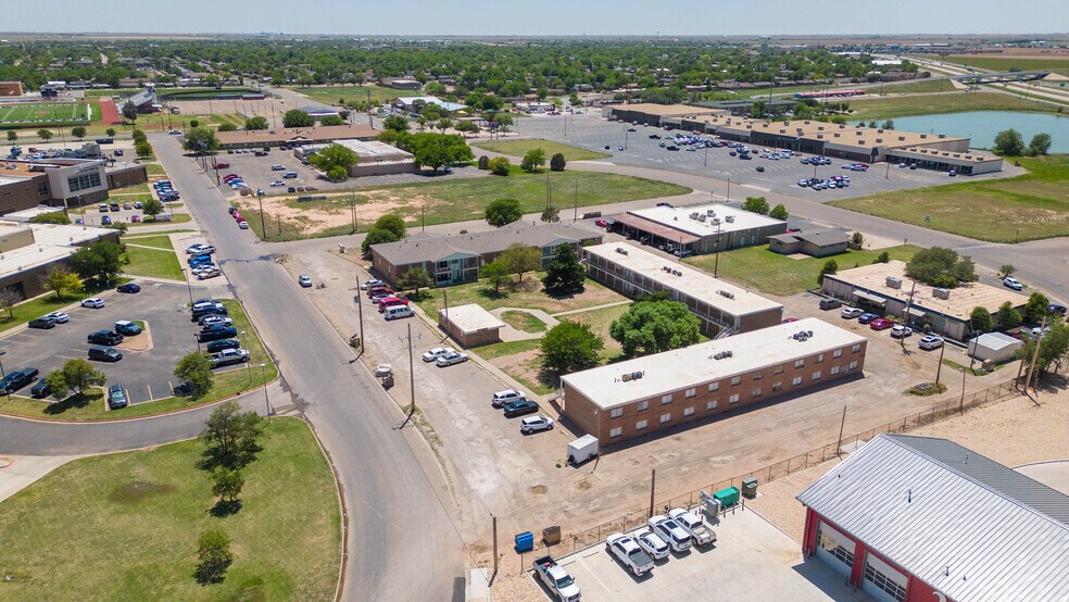 More Photos Of 2500 W 26th St, Plainview Apartments For Sale