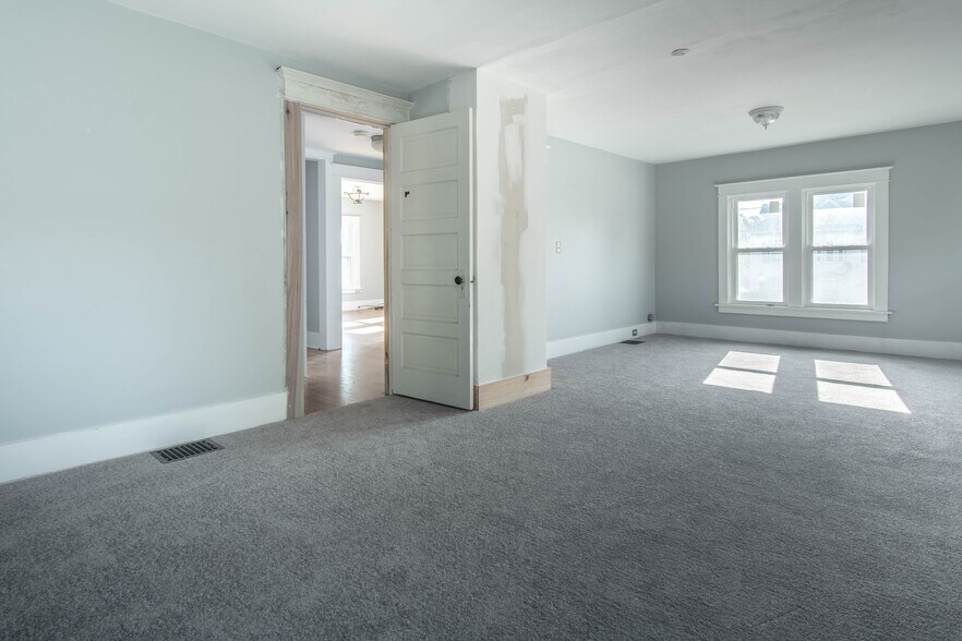 More Photos Of 1104 Washington St, Watertown Office For Sale