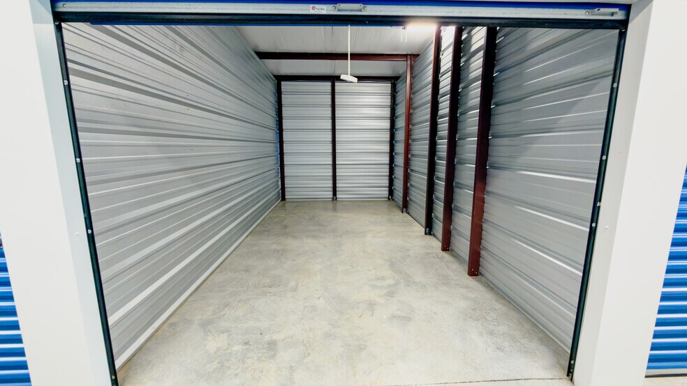 More Photos Of 1061 Banning st, Marshfield Self Storage For Sale
