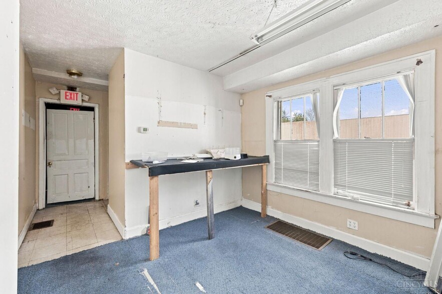 More Photos Of 1077 Millville Ave, Hamilton Freestanding For Sale