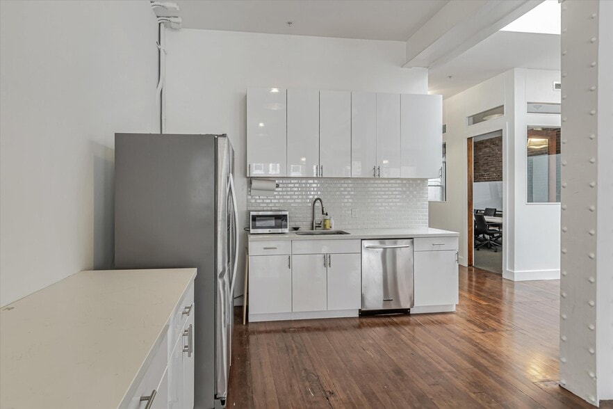 More Photos Of 34-38 Mason St, San Francisco Loft Creative Space For Sale