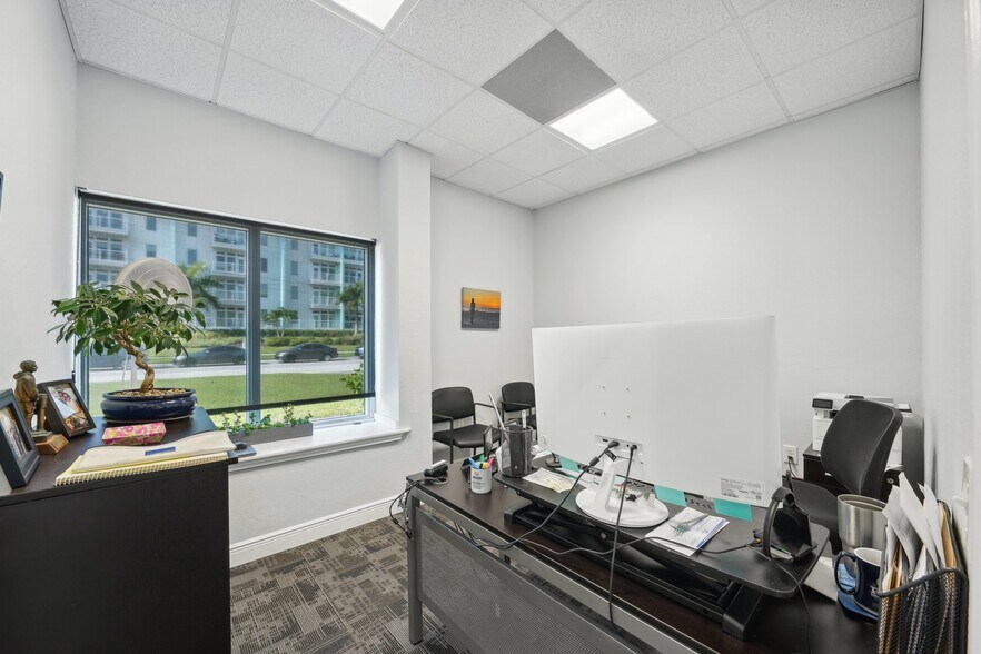 More Photos Of 3209 30th Ave S, Saint Petersburg Office For Lease
