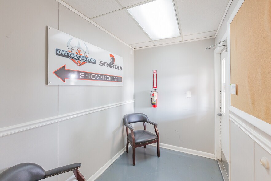 More Photos Of 300 Alamar St, Fort Oglethorpe General Retail For Sale
