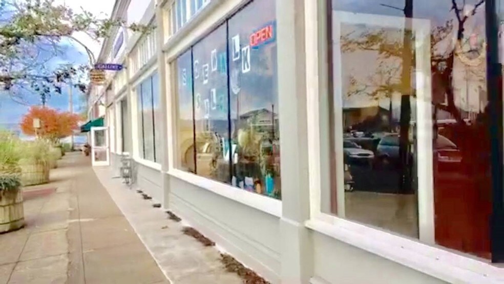 More Photos Of 1044 Marine Dr, Astoria Restaurant For Sale