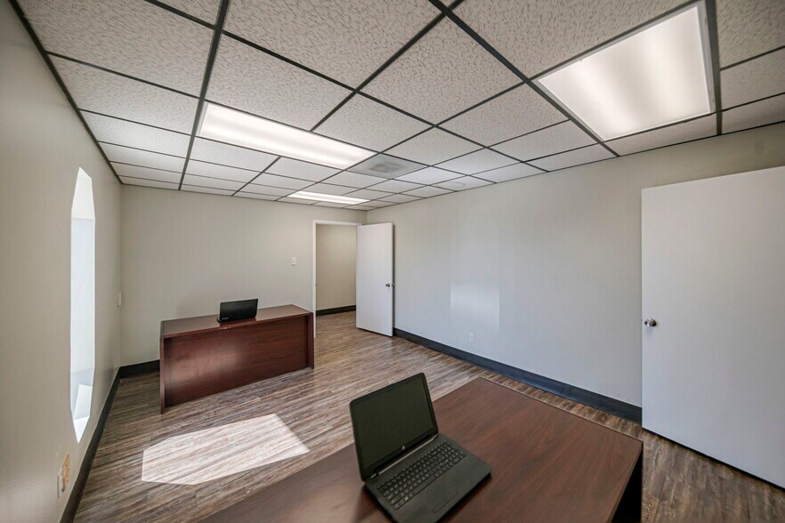 More Photos Of 1410 Rankin Hwy, Midland Office For Sale