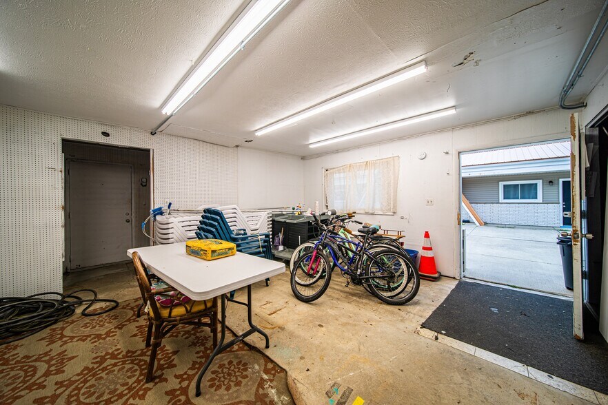 More Photos Of 5225 Old Lake Rd, Geneva Hotel For Sale