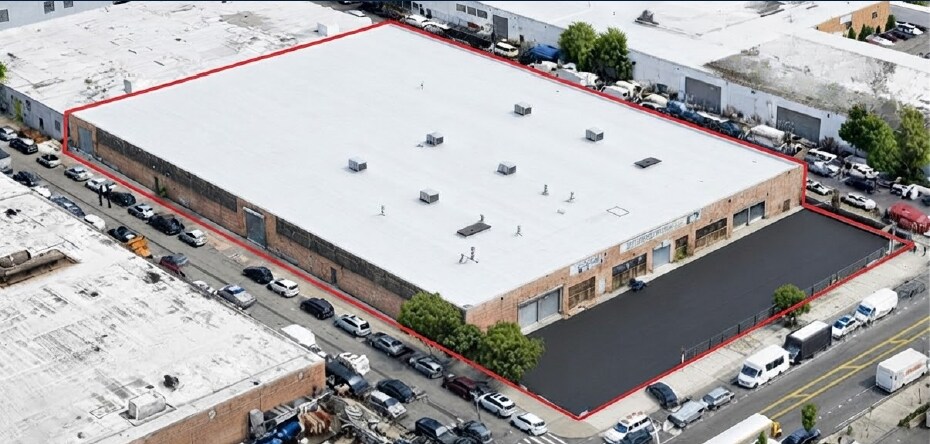Primary Photo Of 625 Wortman Ave, Brooklyn Distribution For Sale