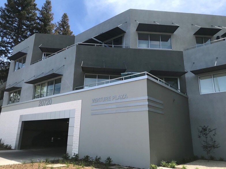 More Photos Of 20720 Ventura Blvd, Woodland Hills Office For Lease