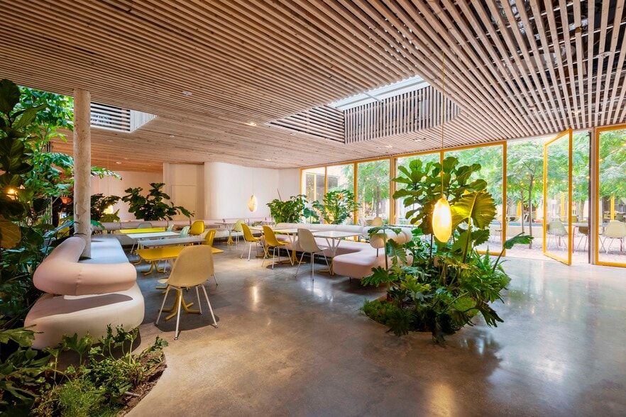 More Photos Of 1370 N St Andrews Pl, Los Angeles Office For Sale