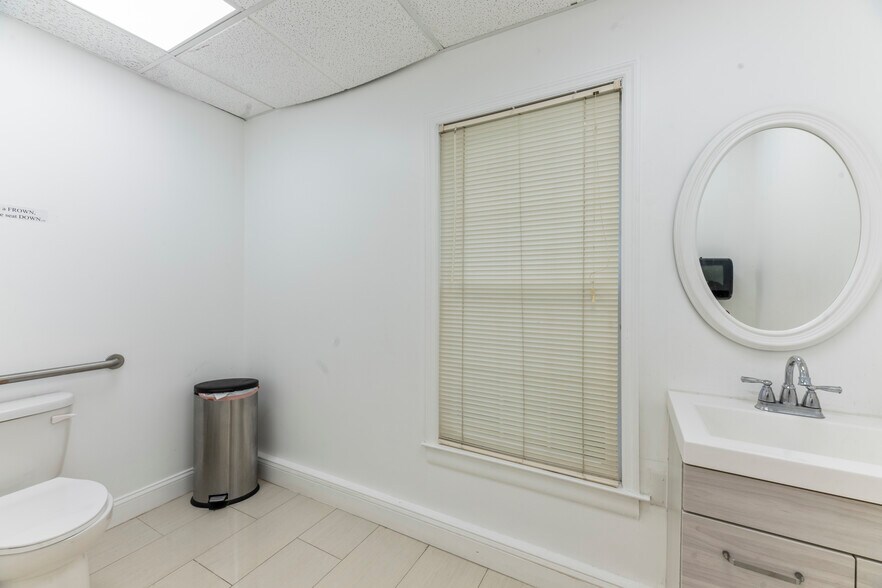 More Photos Of 32 Jefferson Plz, Princeton Medical For Sale