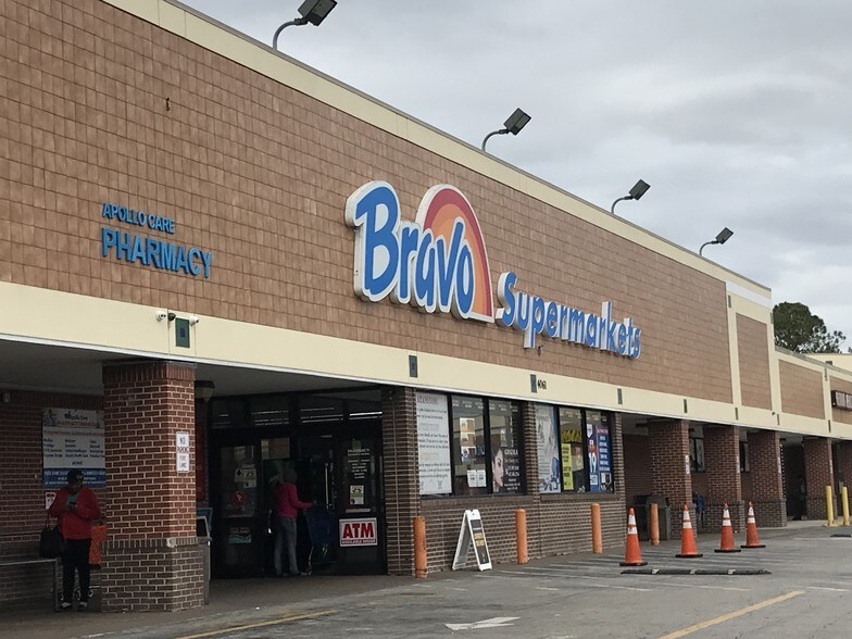 More Photos Of 4015-4083 W Oak Ridge Rd, Orlando Unknown For Lease