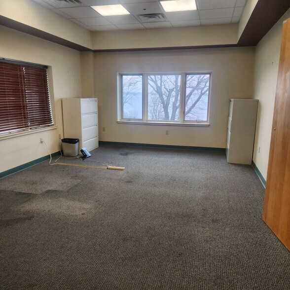 More Photos Of 47 Slade St, Fall River Showroom For Lease