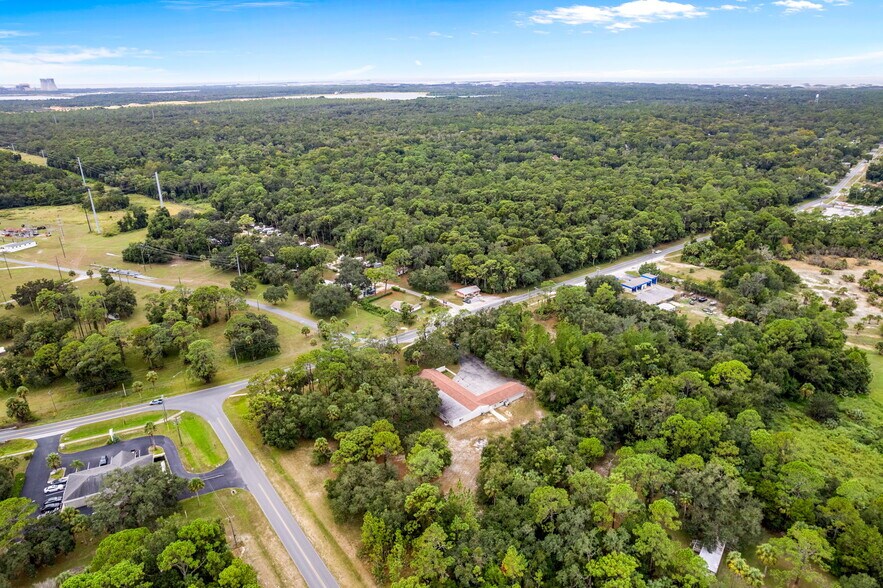 More Photos Of 377 Highway 40 W, Inglis Flex For Lease