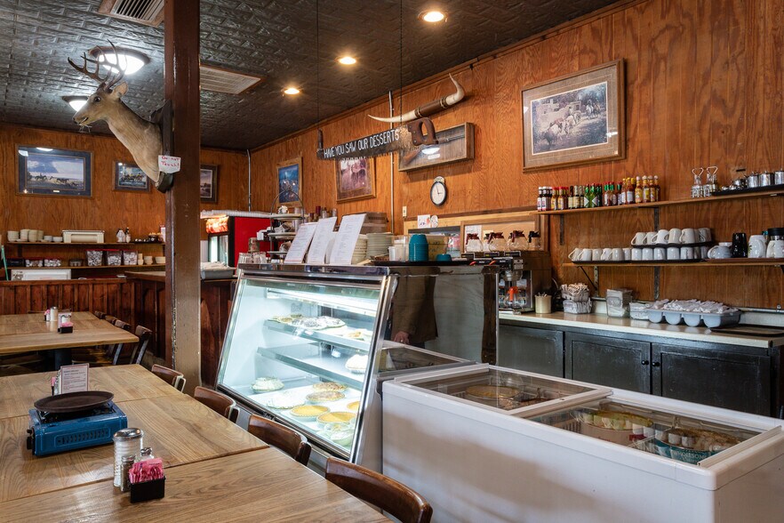 More Photos Of 311 Main St, Bandera Restaurant For Sale