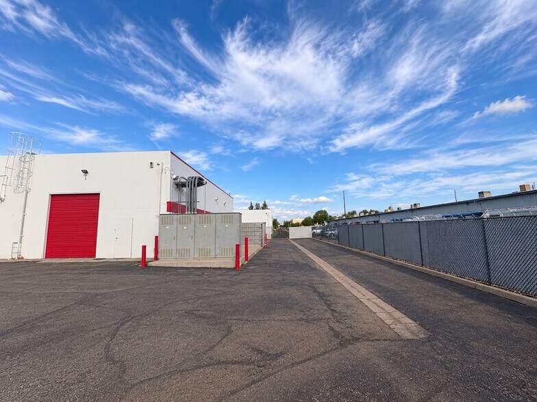 More Photos Of 4822 S 40th St, Phoenix Warehouse For Lease