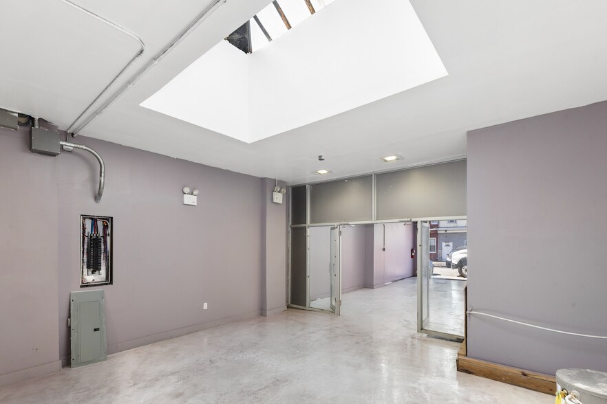 More Photos Of 8711 118th St, Richmond Hill Office For Lease